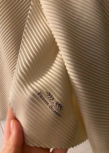 Fresh Scarfs Bej (Orijinal) Piliseli Eşarp - Görsel 4