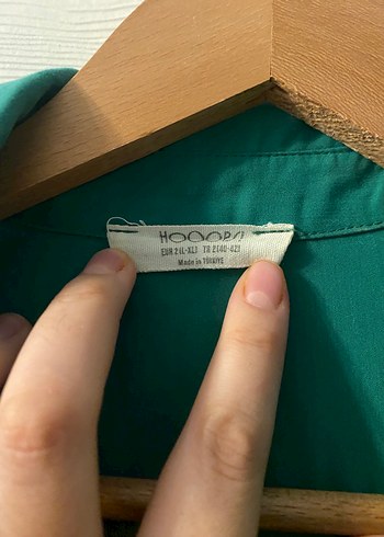 Hoops Türbe Yeşili Düğmeli Kadın Gömlek - Görsel 3