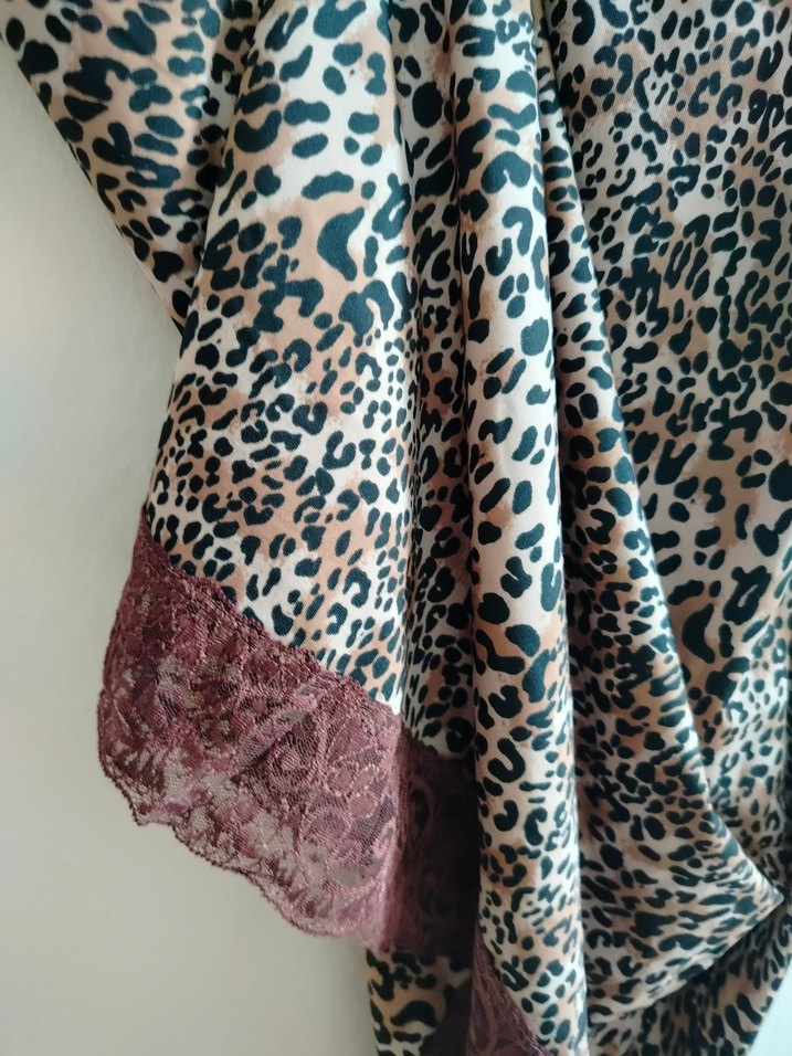 Leopar Desenli Kahverengi Mini İp Askılı Gecelik - Görsel 4