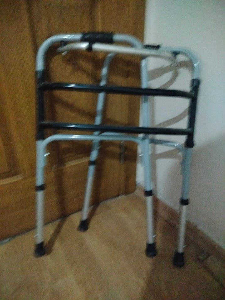 Gri siyah HASTA Yürüteci walker - Görsel 4