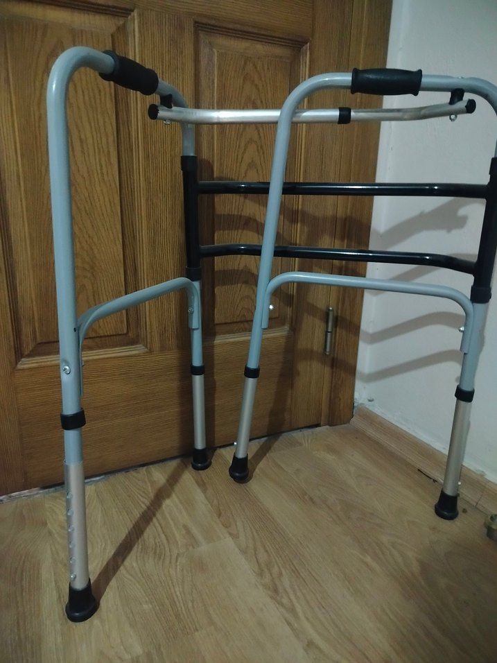 Gri siyah HASTA Yürüteci walker - Görsel 3