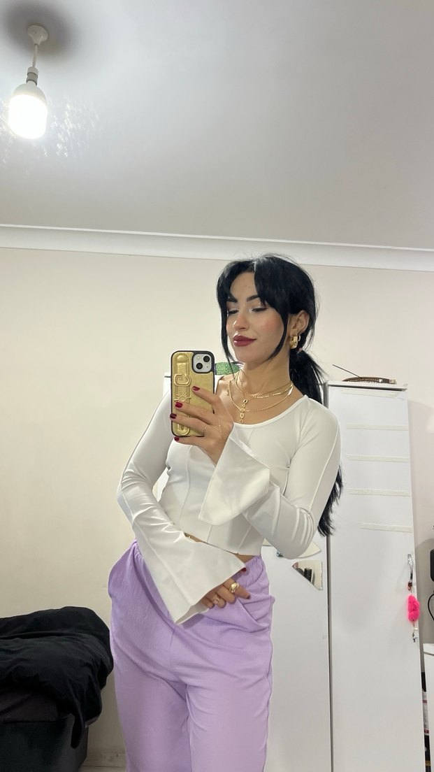 Beyaz Yüksek Yakalı Uzun Kollu Crop Top - Görsel 3