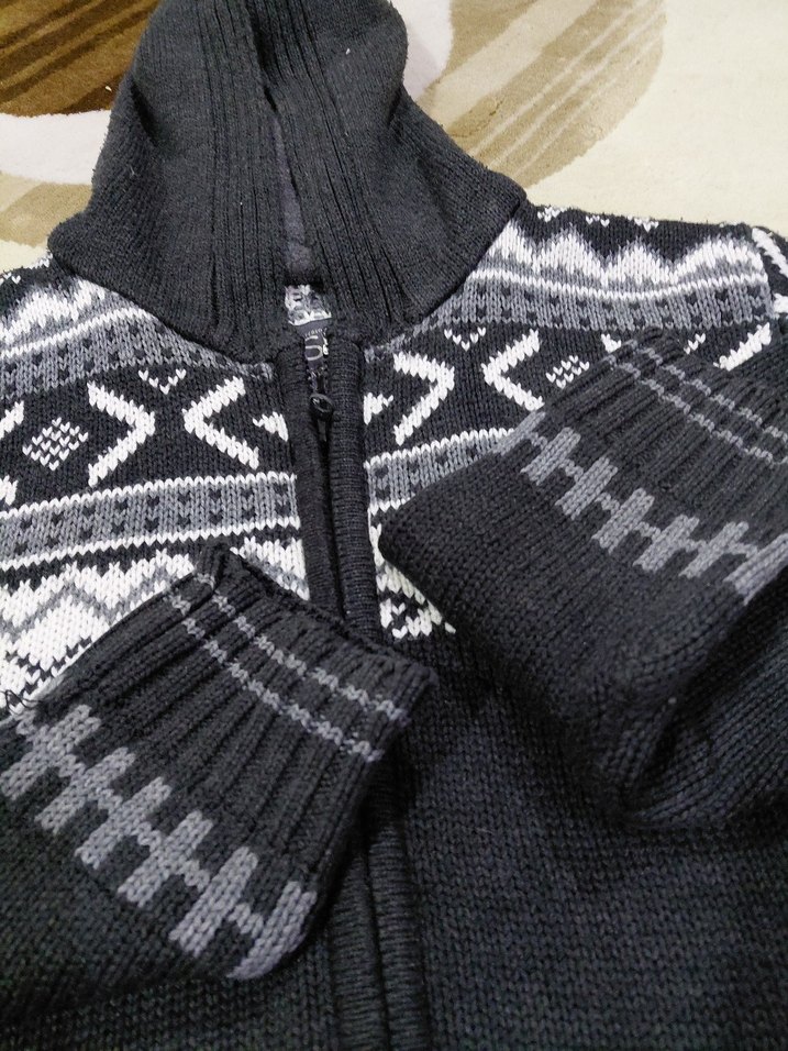 Erkek Gri Kapüşonlu Örgü Hırka - Görsel 4