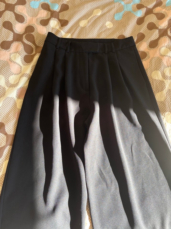 Kadın Siyah Pilili Midi Kumaş Pantolon - Görsel 2