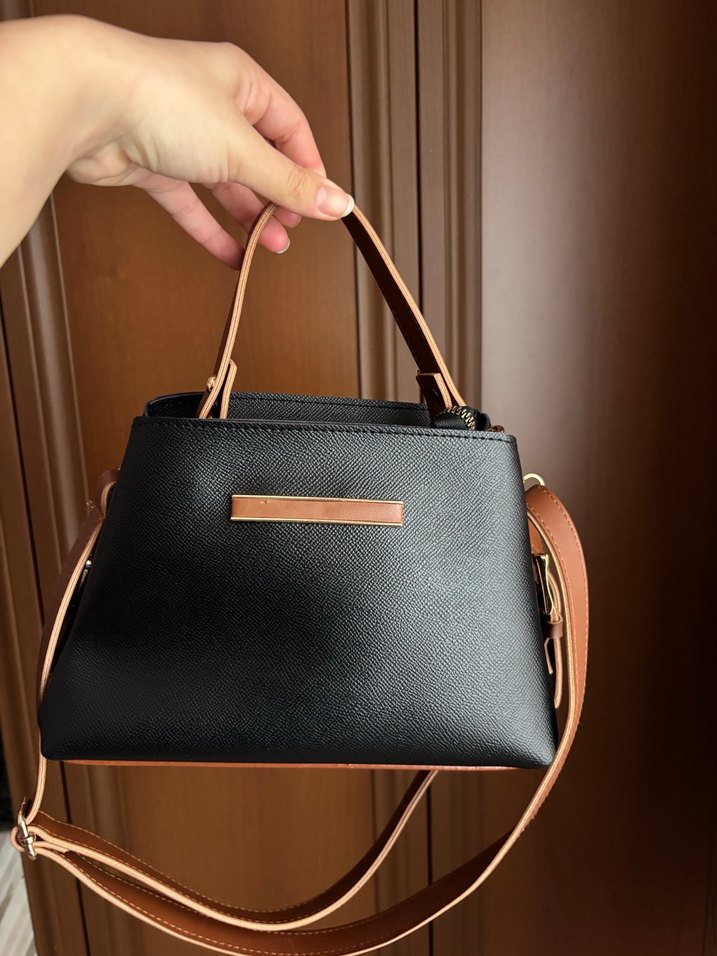 Siyah kol çantası - Görsel 2