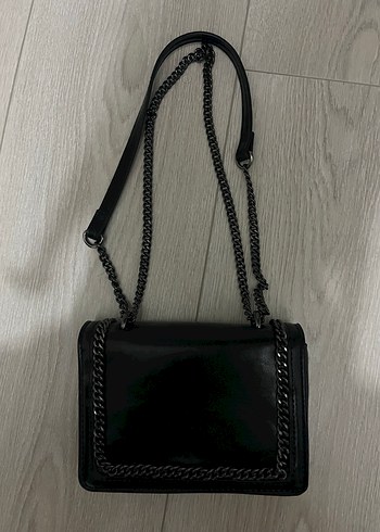Zincir Detaylı Siyah Deri Zara mini çanta - Görsel 6