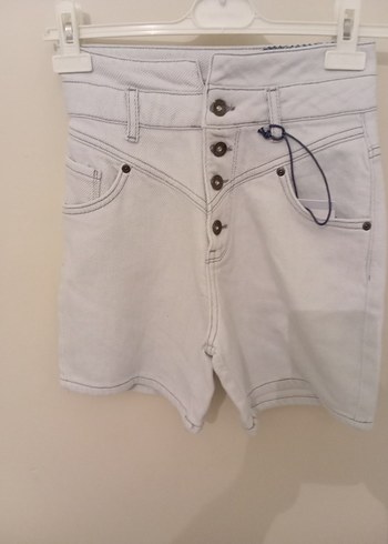 Düğmeli Buzul Mavi Kadın Kot Şort - Görsel 3