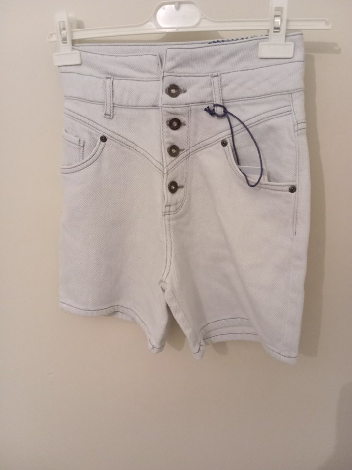 Düğmeli Buzul Mavi Kadın Kot Şort - Görsel 4