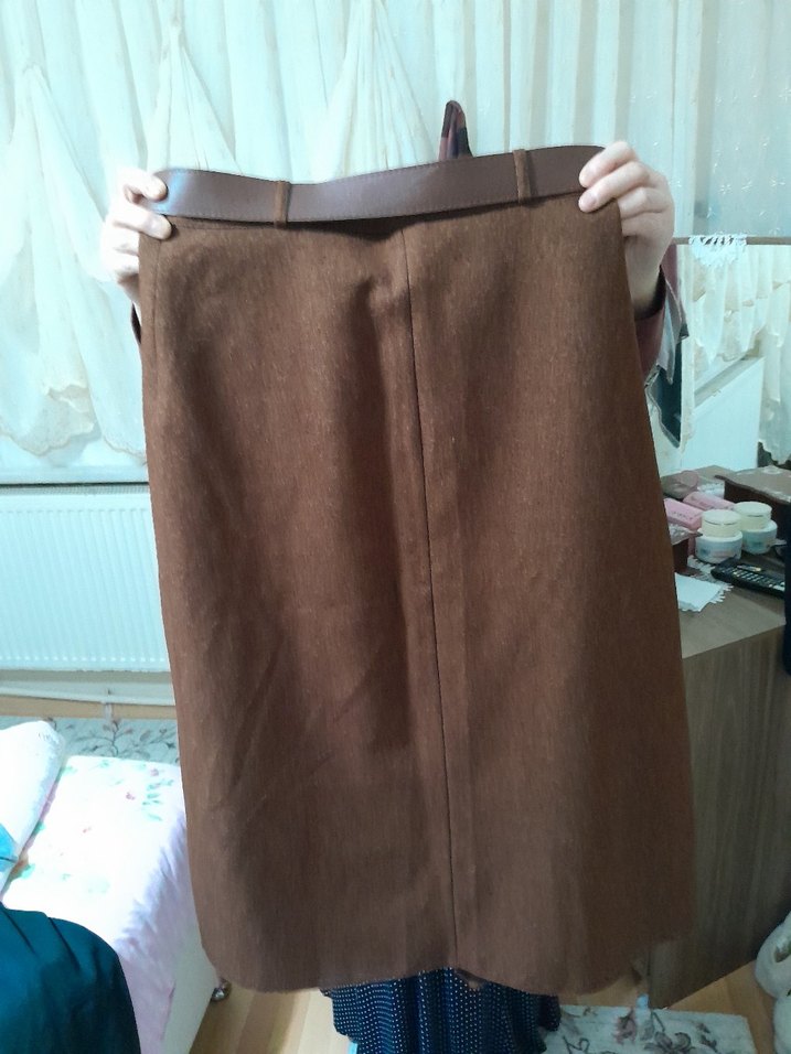 Dökümlü Kahverengi Midi Keten Etek - Görsel 2