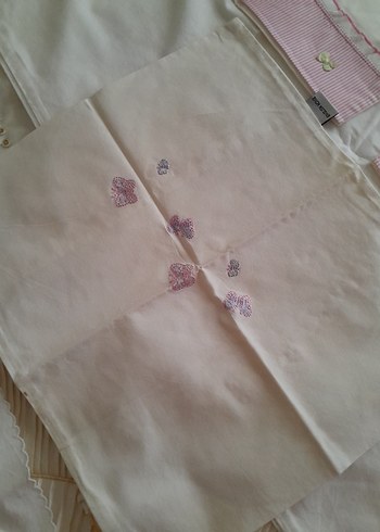 Nakışlı Beyaz Pastel Nevresim ve Çarşaf Takımı - Görsel 5