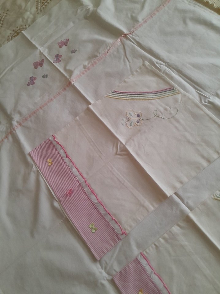 Nakışlı Beyaz Pastel Nevresim ve Çarşaf Takımı - Görsel 3