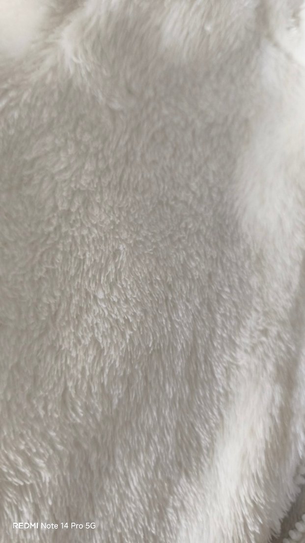 Kız Çocuk Kapüşonlu Beyaz Peluş Ceket - Görsel 3