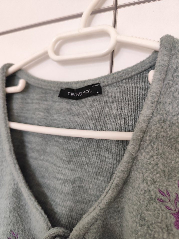Gri Nakışlı Örgü Kadın Hırka - Görsel 4