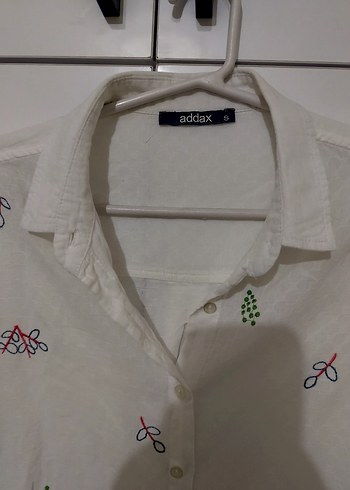 Nakışlı Beyaz Pamuklu Kadın Gömlek - Görsel 3