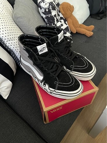 Alev desenli vans