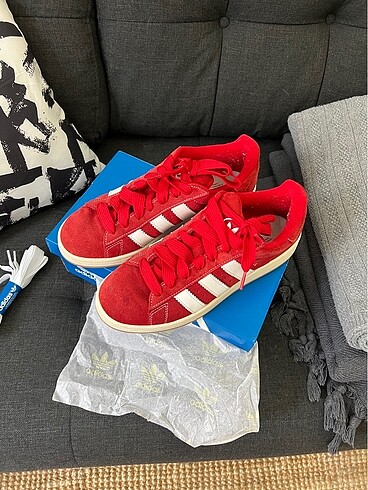 Adidas campus