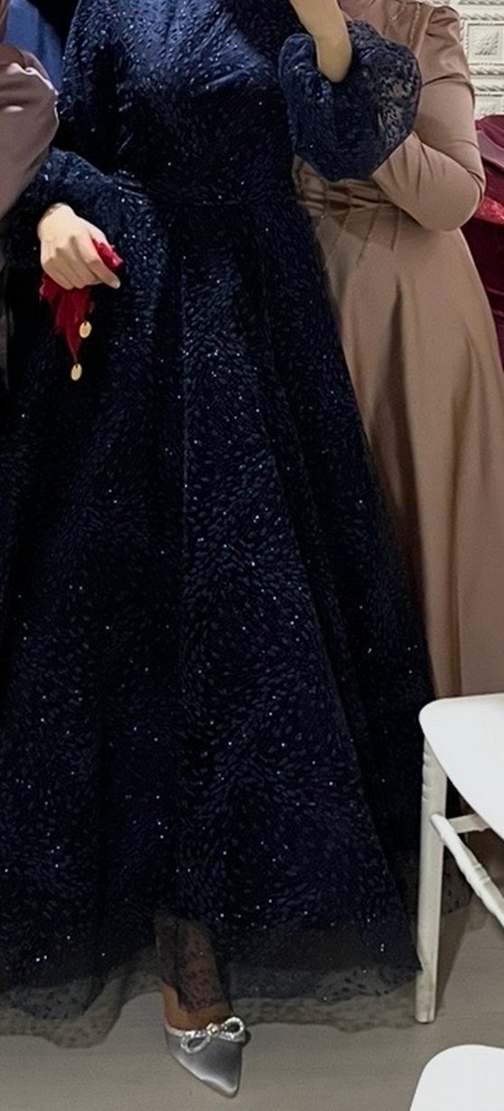 Uzun Kollu Nakışlı Lacivert Abiye Elbise - Görsel 3