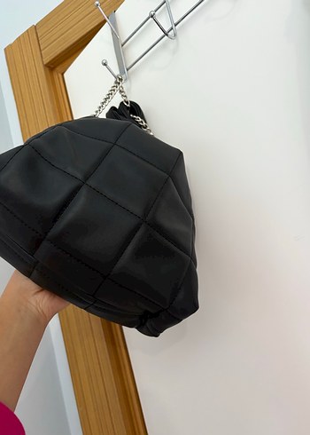 Siyah Deri Kadın Çanta Zincirli Tokalı - Görsel 2