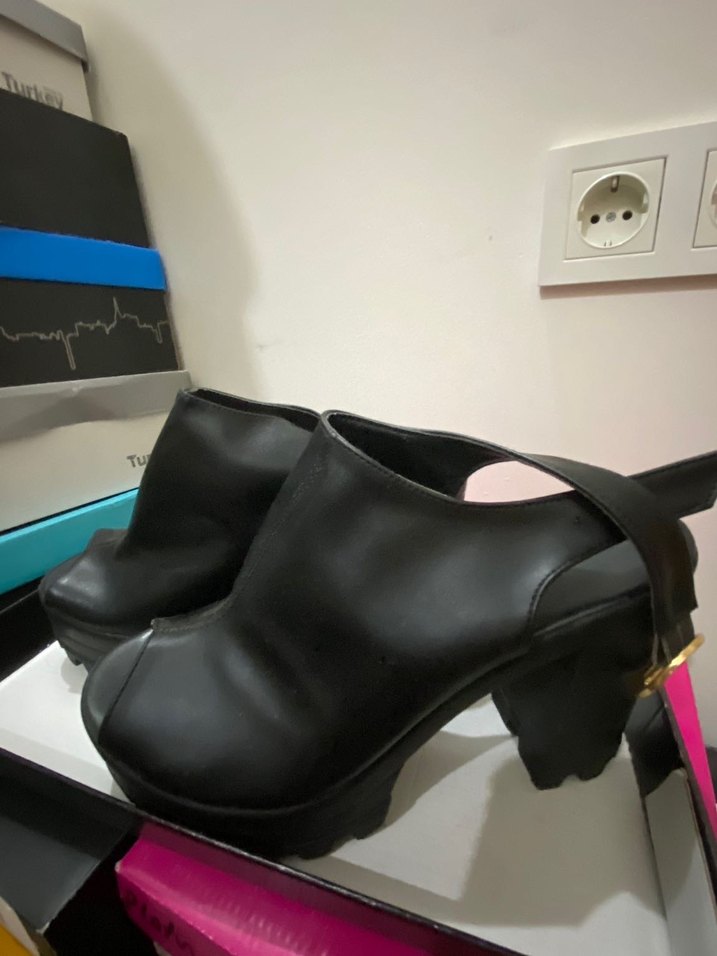 Siyah Kadın Platformlu Kalın Topuklu Ayakkabı - Görsel 2