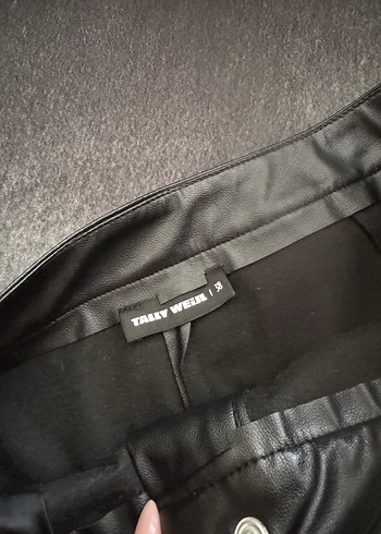 Kadın Siyah Mini Deri Şort - Görsel 6