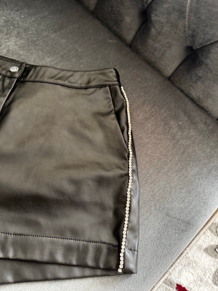 Kadın Siyah Mini Deri Şort - Görsel 3