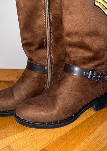 Kahverengi Süet Tokalı Kadın Bot - Görsel 3
