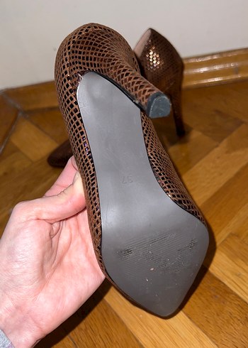 Kahverengi Parlak Yılan Desenli Stiletto - Görsel 4