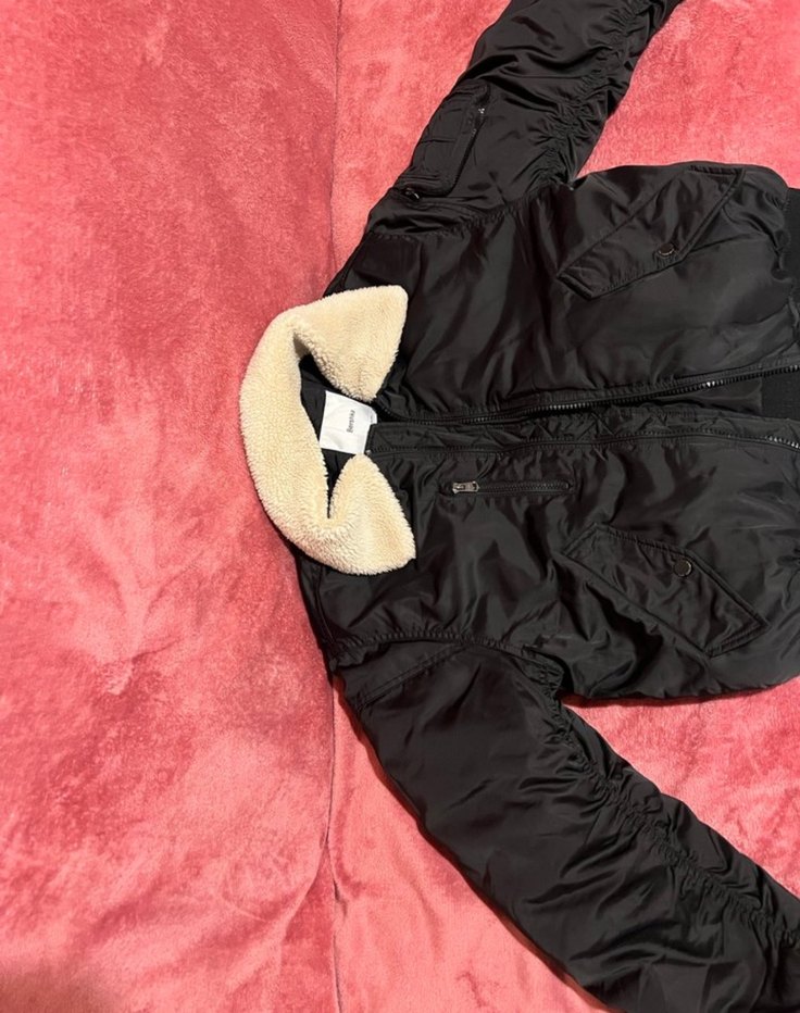 Siyah Kürklü Kadın Mont Bershka - Görsel 5