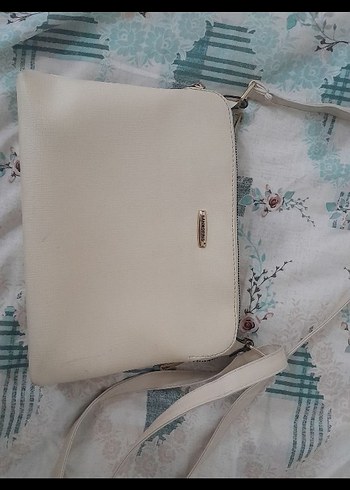 Minimalist Beyaz Kadın El Çantası - Görsel 3