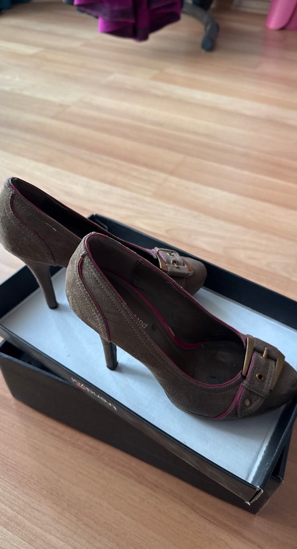 Kahverengi Süet Tokalı 36 Numara Topuklu Ayakkabı - Görsel 2