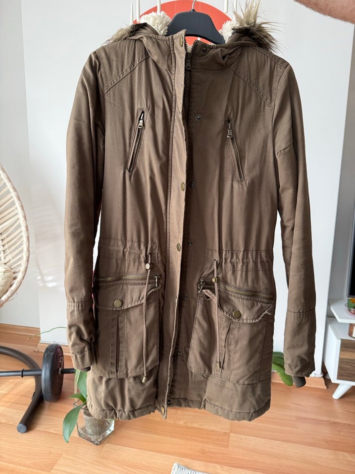 Kahverengi Suni Kürklü Şapkalı Kadın Mont - Görsel 2