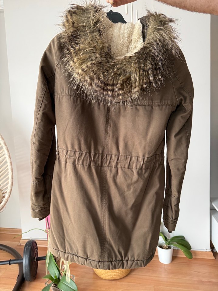 Kahverengi Suni Kürklü Şapkalı Kadın Mont - Görsel 3