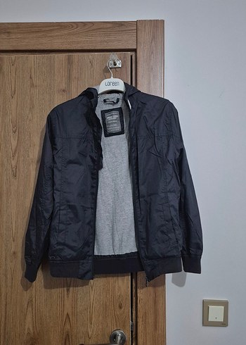 Gri Kapüşonlu Fermuarlı Erkek Yağmurluk - Görsel 2