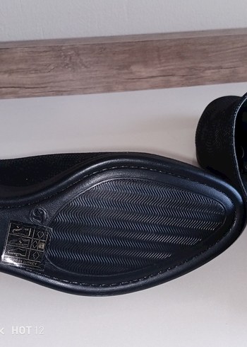 Siyah Yılan Desenli Dolgu Topuklu Terlik - Görsel 4