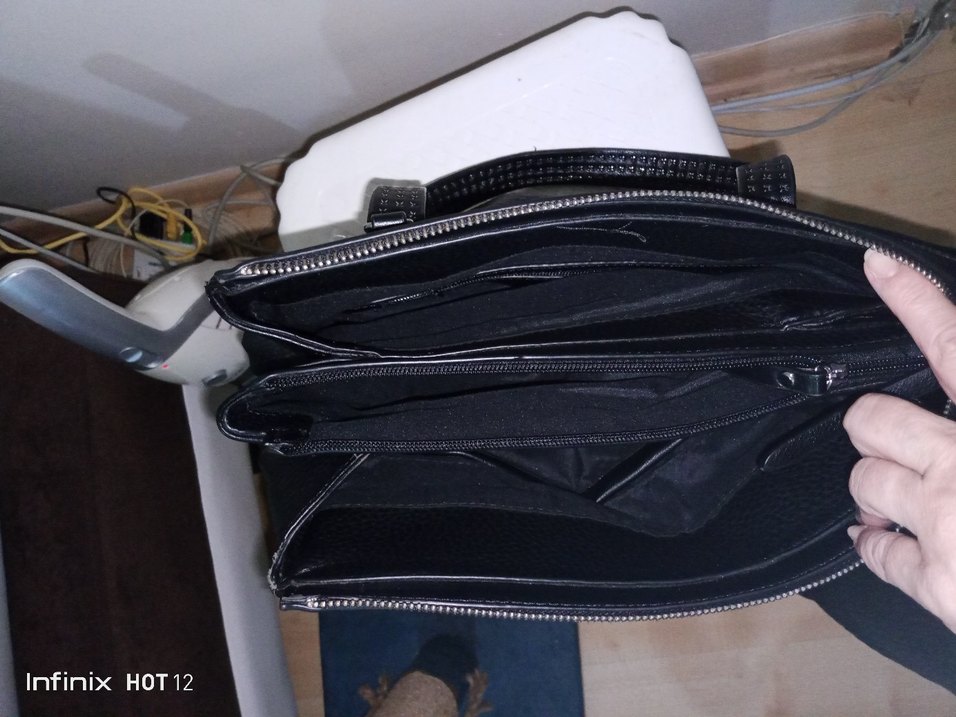 Siyah Parlak Deri Gotik Kadın Çanta - Görsel 3