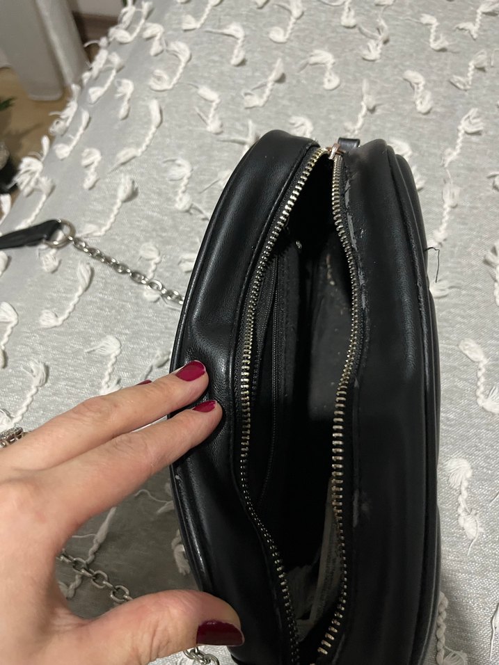 Zincir Detaylı Siyah Yılan Desenli Deri Çanta - Görsel 4