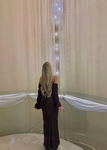 Kahverengi Straplez Uzun Kol Drapeli Korsajlı Saten Abiye Elbise - Görsel 2