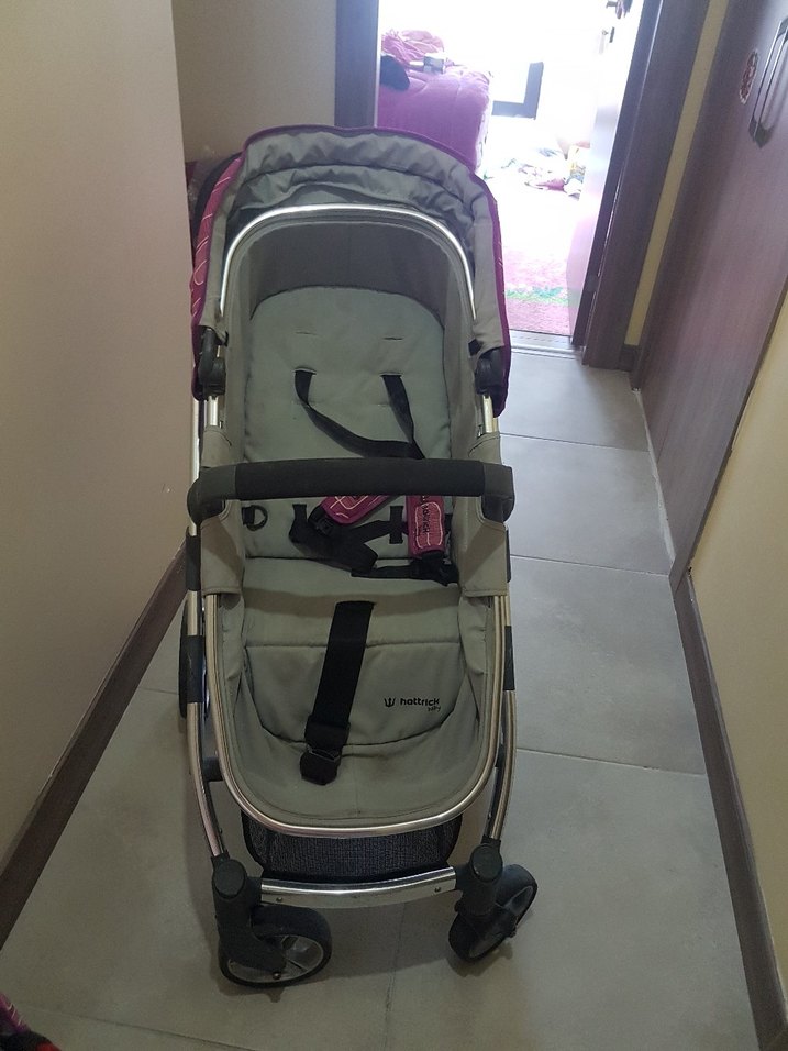 Gri ve Pembe Bebek Arabası - Görsel 2