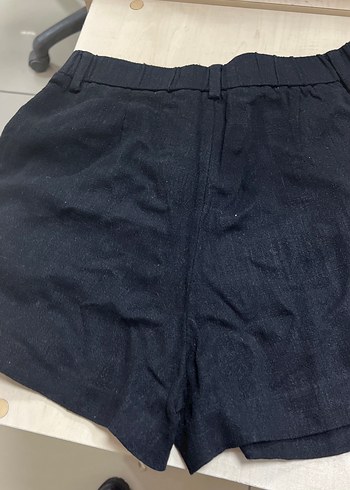 Düğmeli Siyah Keten Kadın Şort - Görsel 4