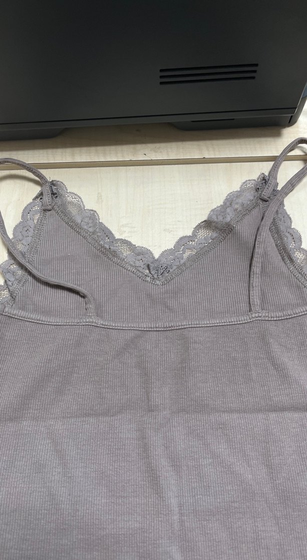 Dantel Detaylı Gri V Yaka Kadın Atlet - Görsel 3