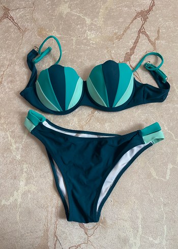 Bikini takımı deniz kabuğu - Görsel 2