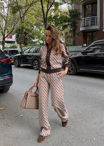 Guess eşofman takımı - Görsel 2