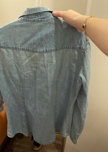 Düğmeli Mavi Denim Kadın Gömlek - Görsel 3