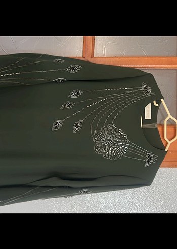 Yeşil Nakışlı Uzun Kollu Elbise - Görsel 3