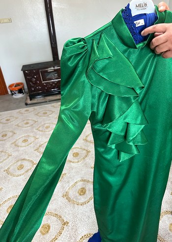 Parlak Yeşil Drapeli Uzun Kadın Elbisesi - Görsel 2