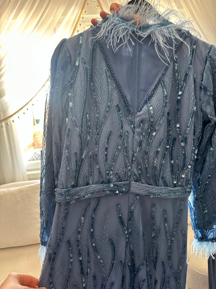 Uzun Kollu Mavi İşlemeli Abiye Elbise - Görsel 3