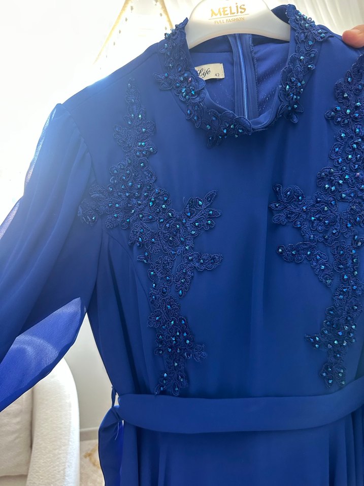 Uzun Kollu, İşlemeli Mavi Uzun Abiye Elbise - Görsel 2