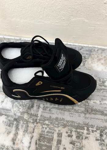 Erkekler için kısa kesim bağcıklı antrenman ayakkabısı - Görsel 2