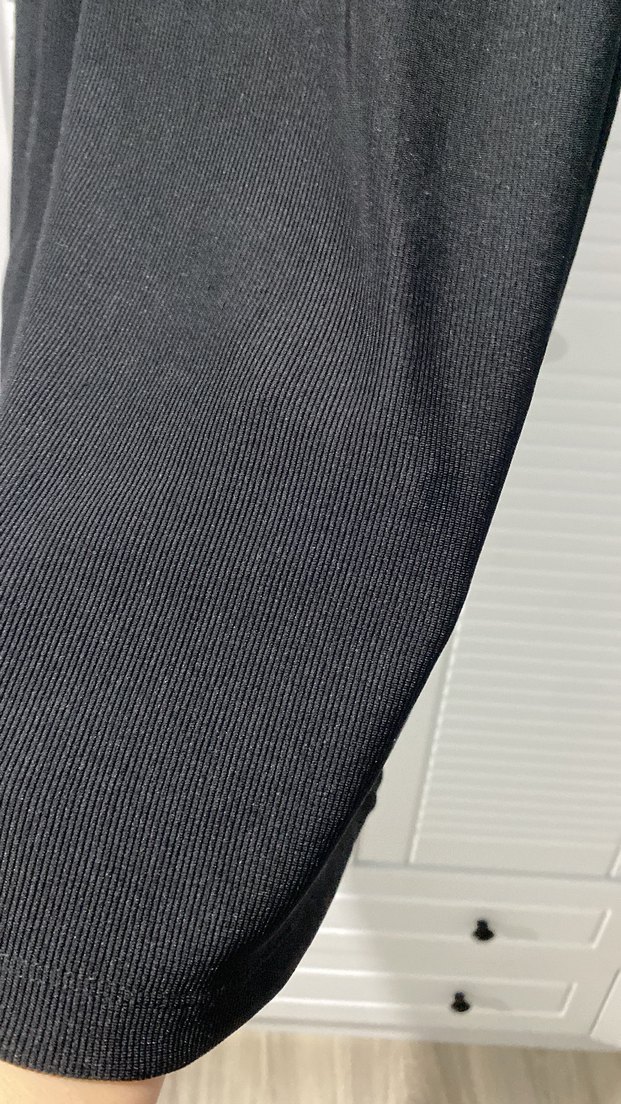 Siyah Piliseli Uzun Kolsuz Elbise - Görsel 2