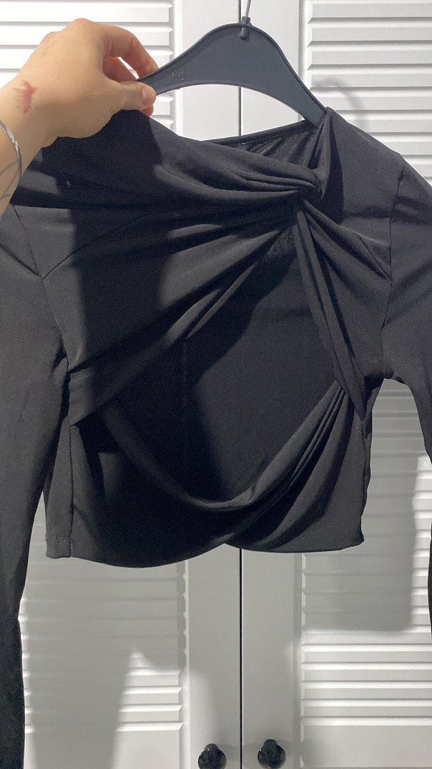 Uzun Kollu Siyah Drapeli Kadın Bluz - Görsel 4